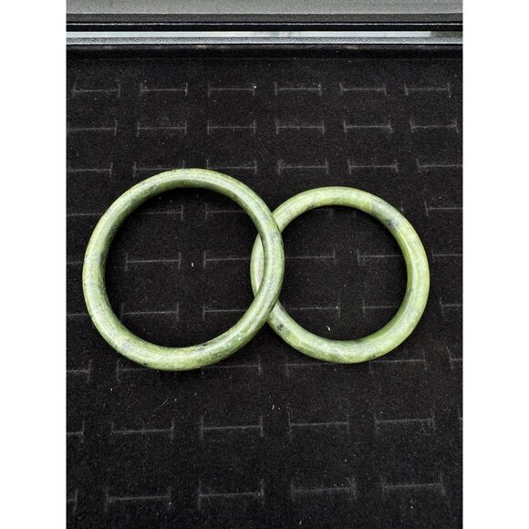 Lot of 2 Vintage Jade Bangles - 56mm and 65mm - 74 grams - Picture 4 of 4